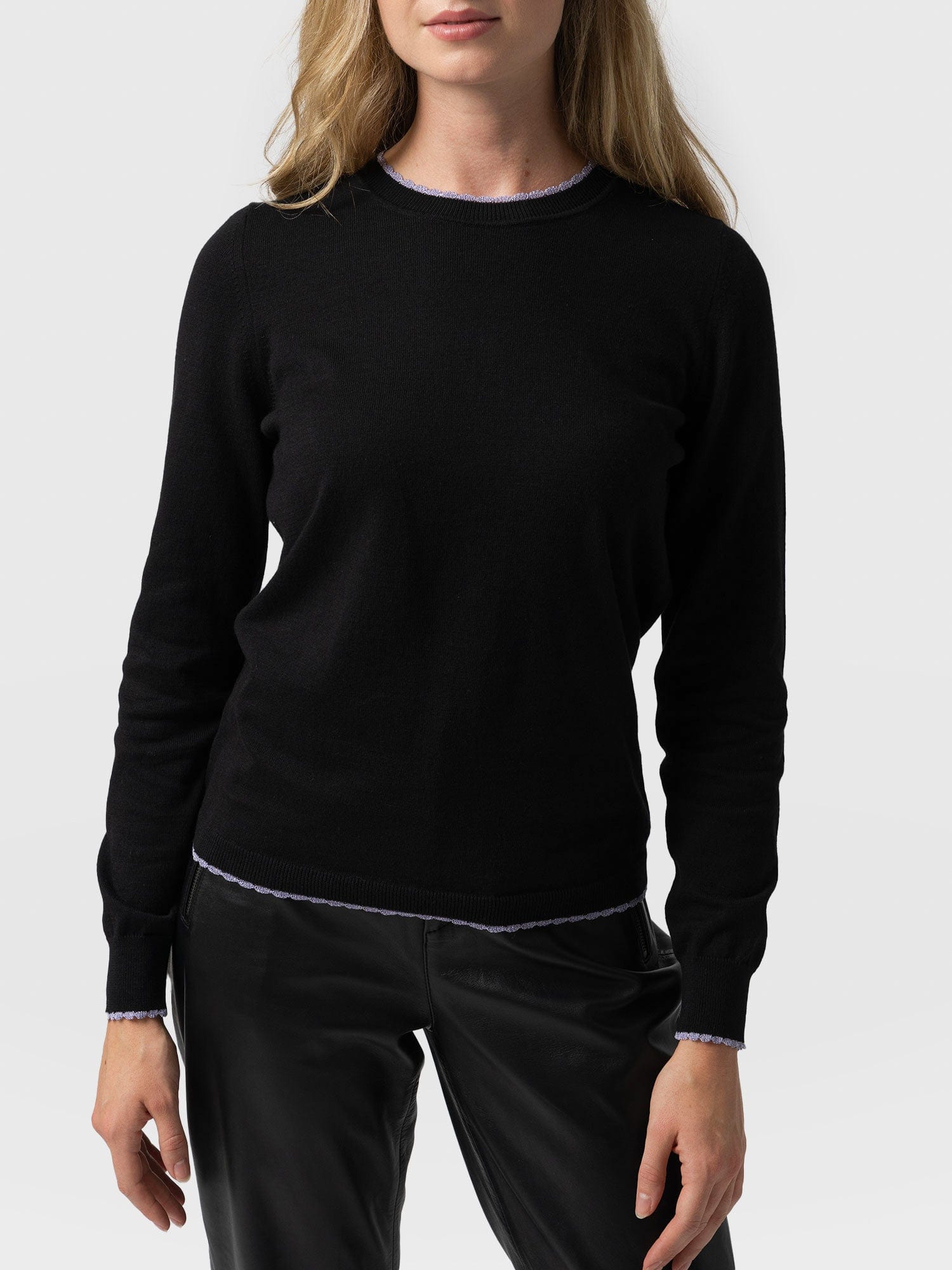 Scallop Edge Jumper Black - Women's Jumpers | Saint + Sofia® EU